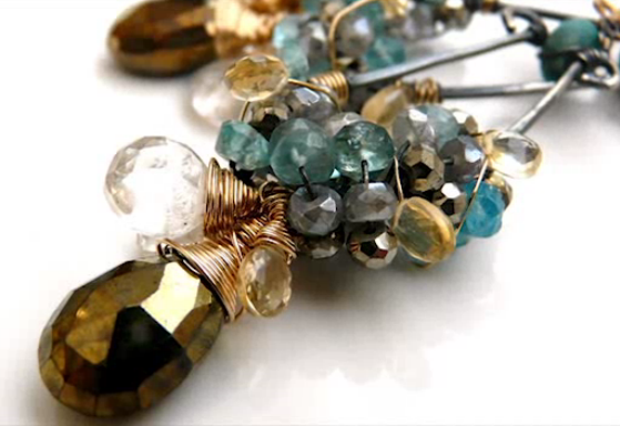 Wire wrapped Stones, Crystals, & Clusters Course at Craftsy
