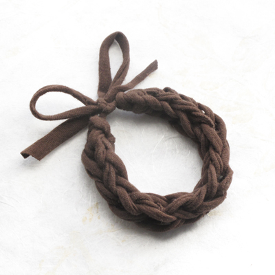 diy jersey finger knit T- shirt bracelet diy jersey finger knit T- shirt bracelet